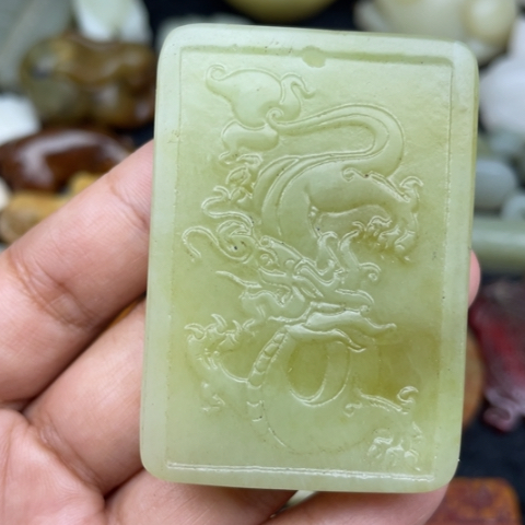 未镶嵌蛇纹石玉颈饰23