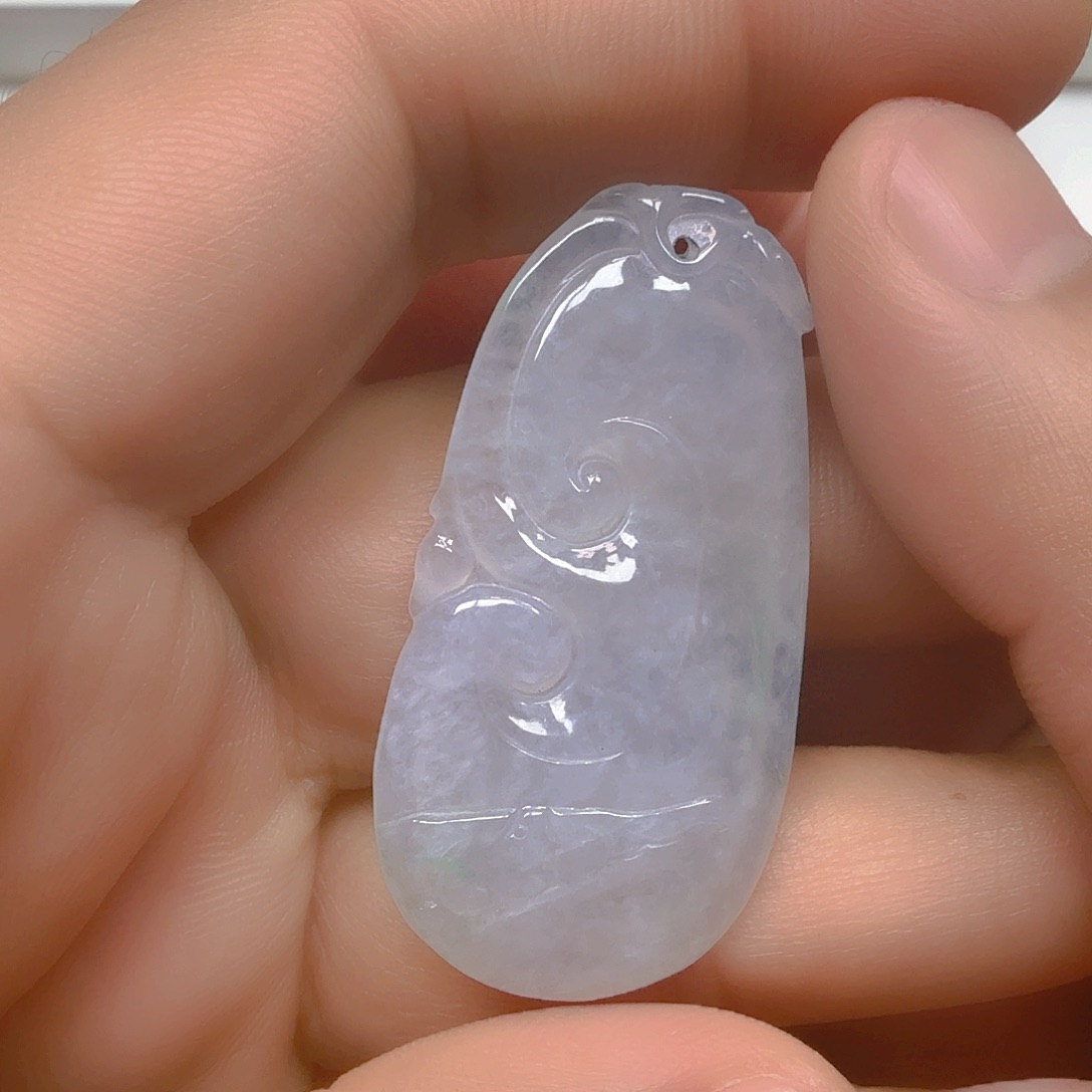 翡翠未镶嵌颈饰如意