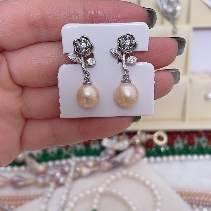 耳饰合金淡水珍珠8-9mm近圆微瑕银色花朵银针