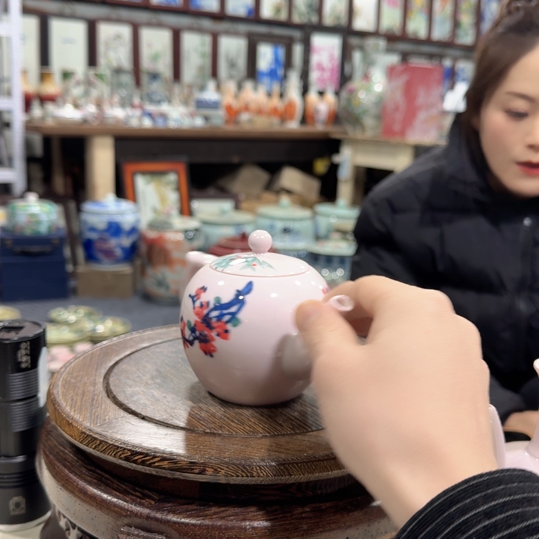 摆件瓷/////景德镇陶瓷瓷器。