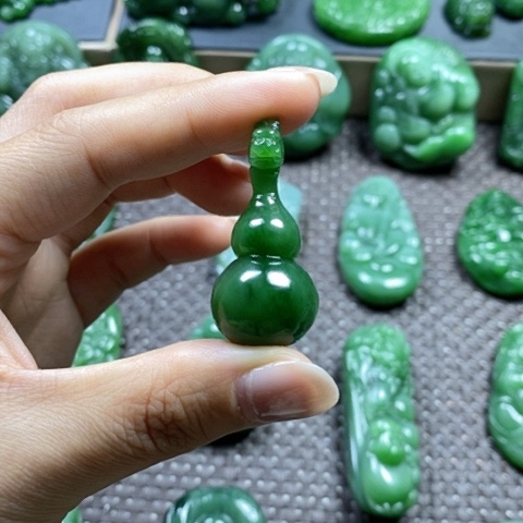 【闪购商品】颈饰未镶嵌和田玉