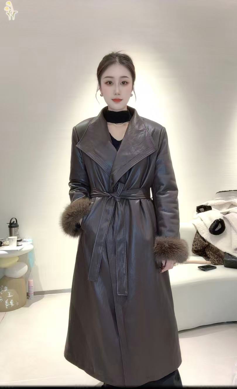 冬季长款系带翻领毛毛袖口修身收腰皮衣（1188#）