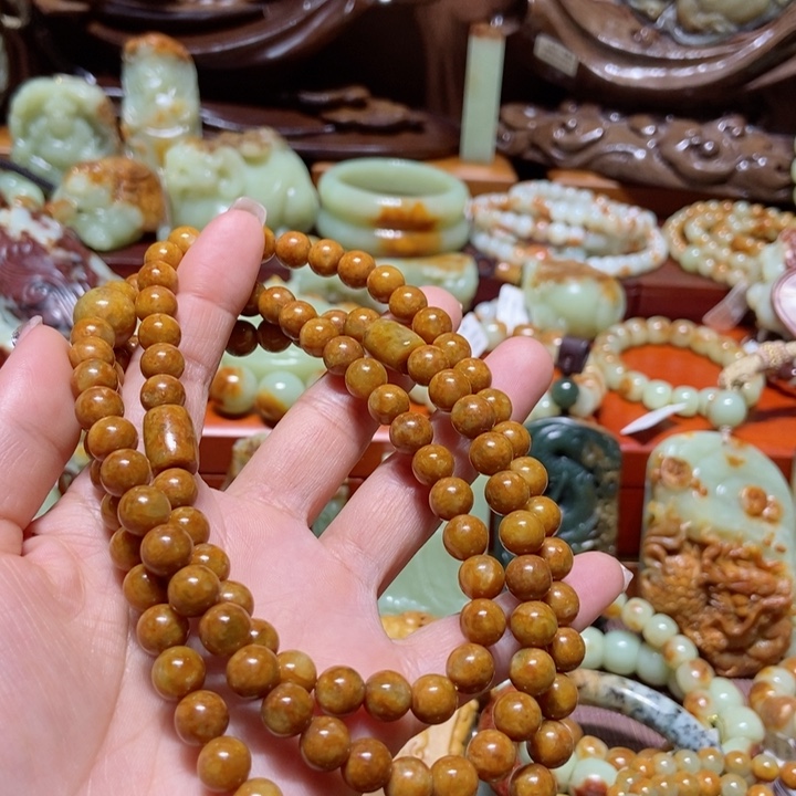 岫岩河磨玉（透闪石质玉）手链未镶嵌阿*