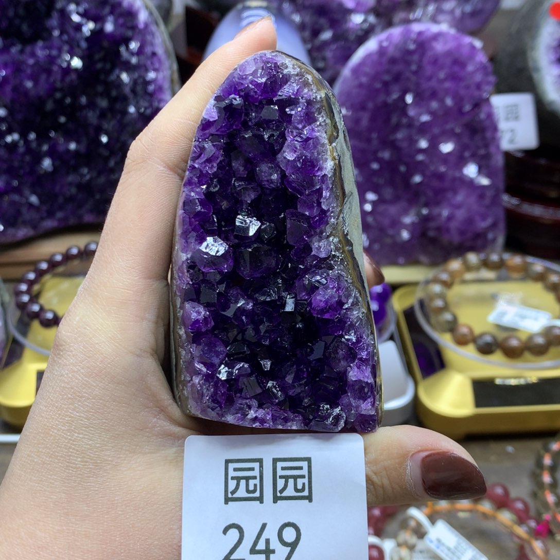 紫晶大型摆件（非配饰）未镶嵌