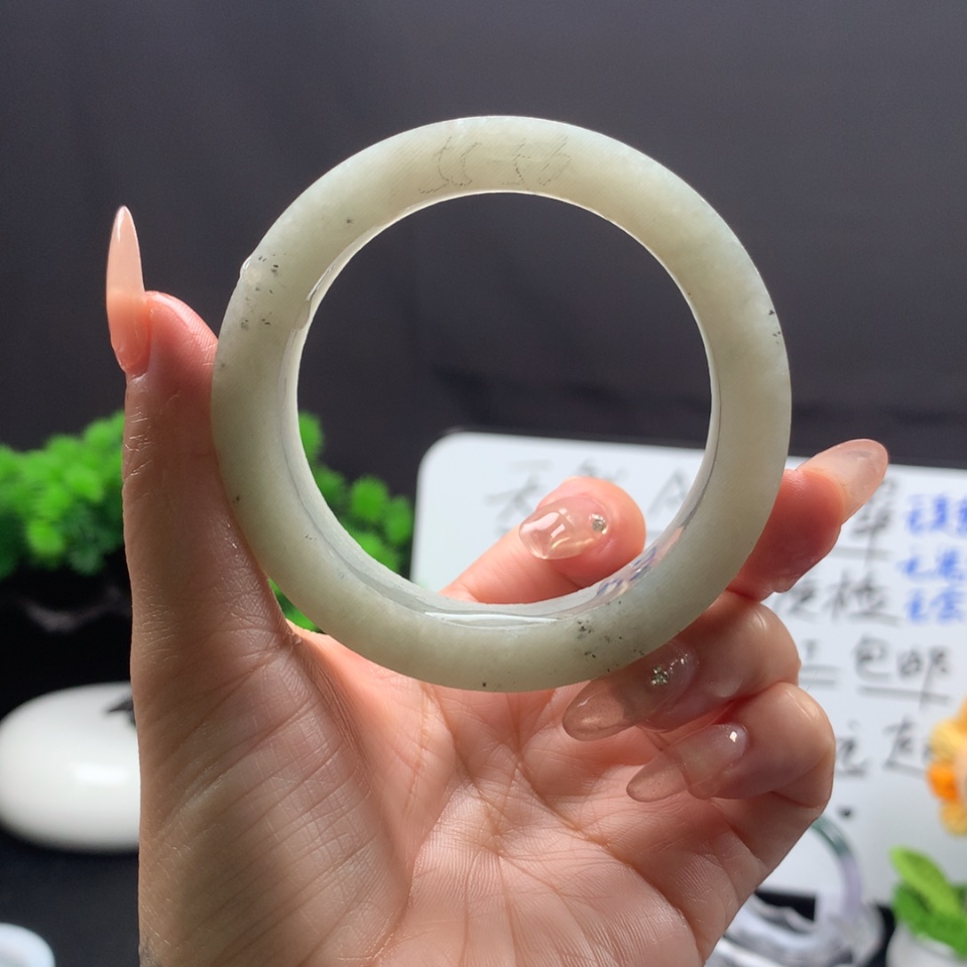 未镶嵌手镯定制翡翠