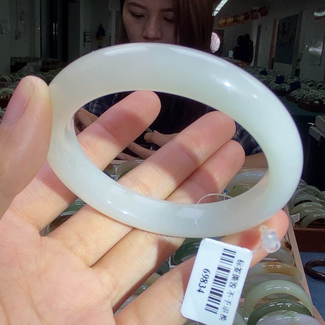 和田玉手镯未镶嵌55.5