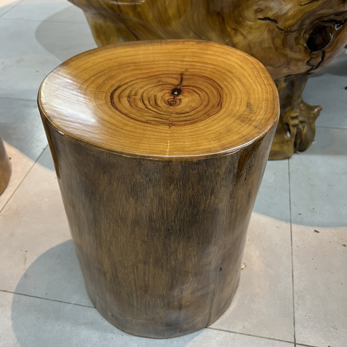 香樟木实木原木木墩凳子