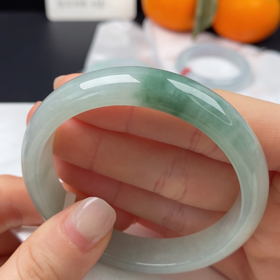 翡翠未镶嵌手镯52圈口