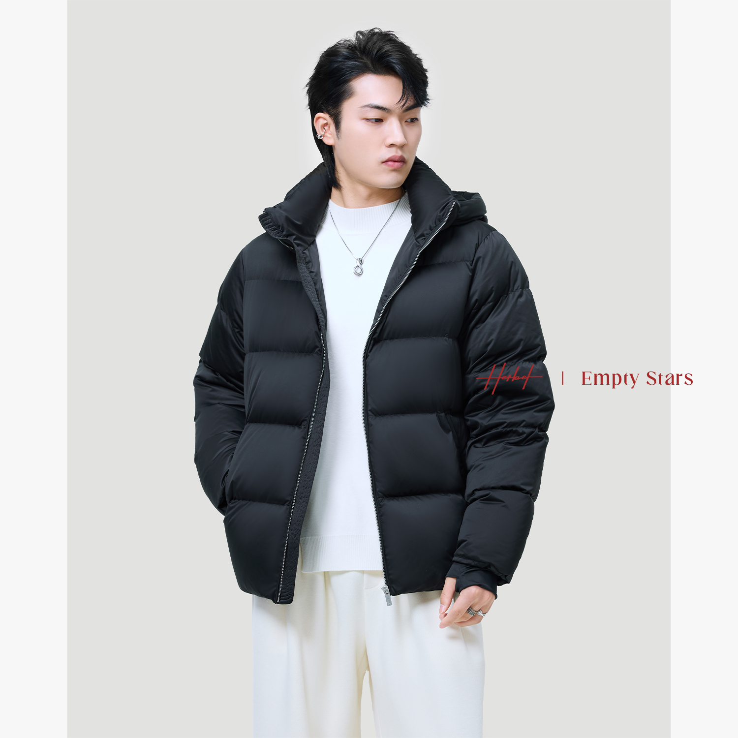 HERBEL/黑白冬季黑色时尚连帽羽绒服 潮流短款羽绒服保暖休闲