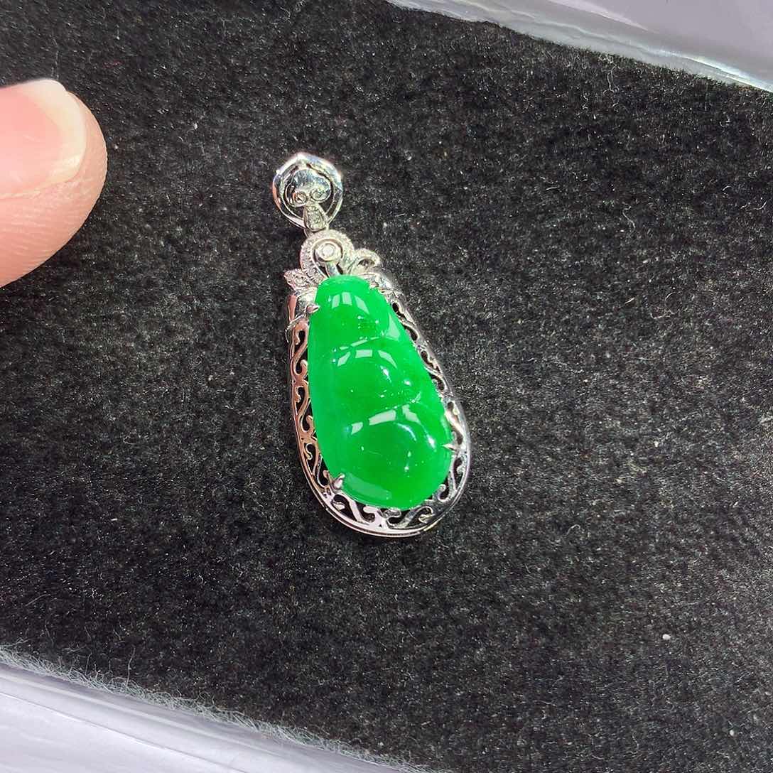 翡翠吊坠(赠链)18K金镶嵌