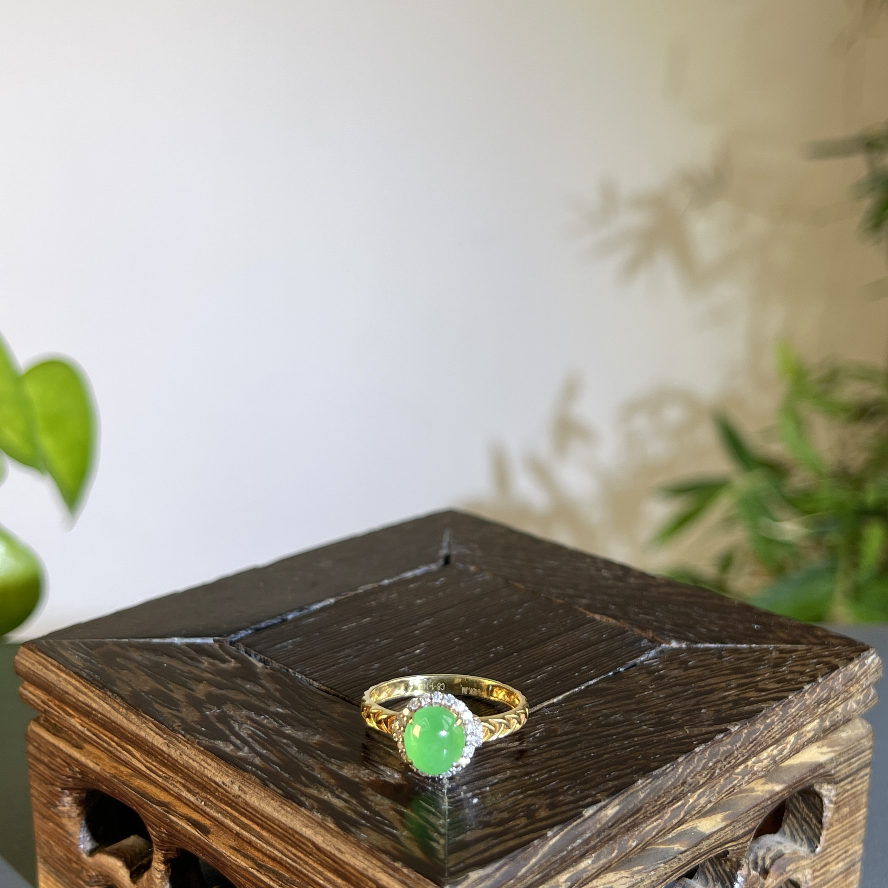 JTW19-137 天然翡翠缅甸A货 18K含钻镶嵌蛋面戒指13#
