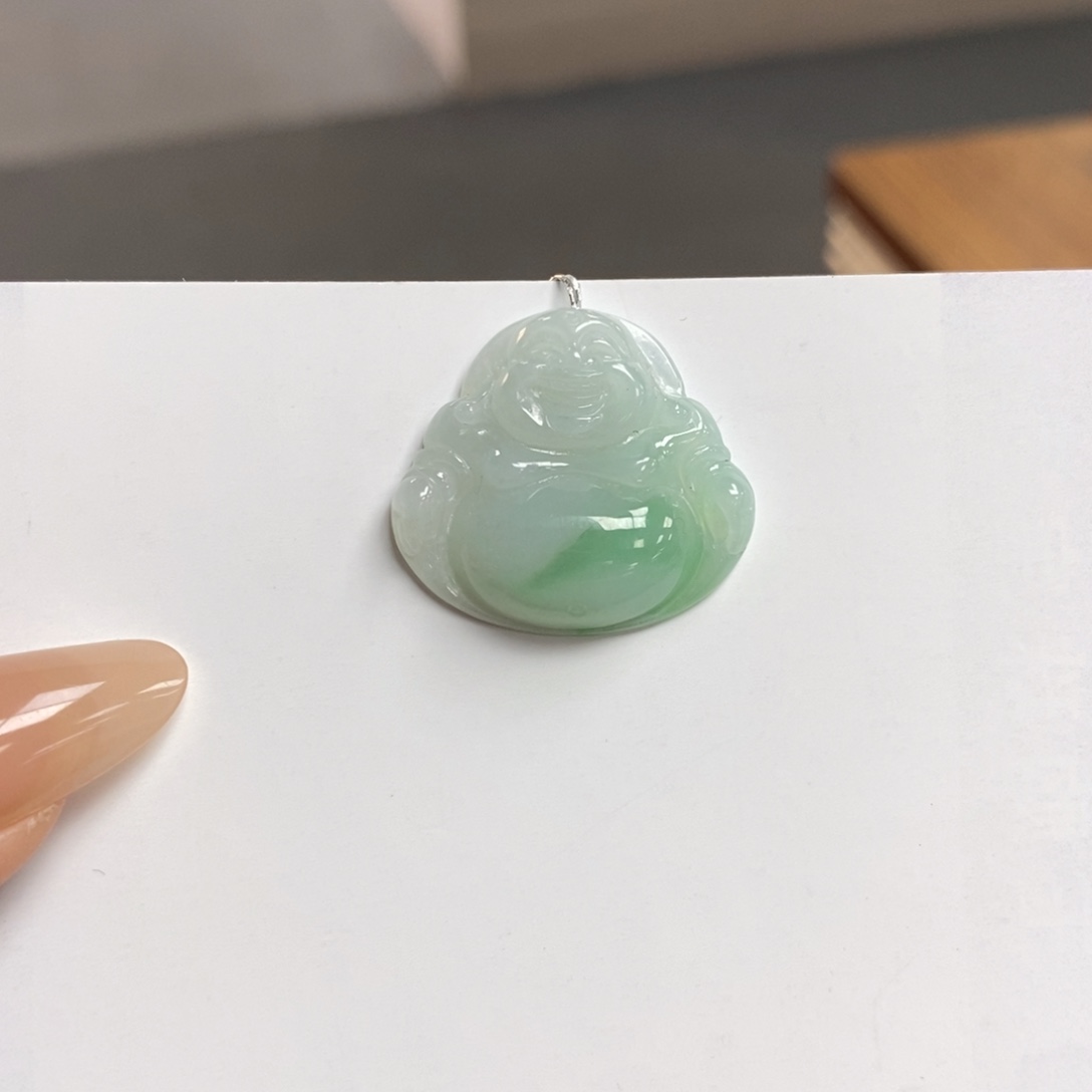 翡翠颈饰未镶嵌佛公