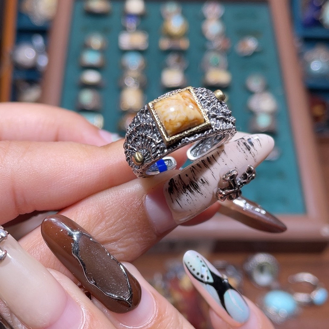 ****寶琥珀银S925镶嵌戒指