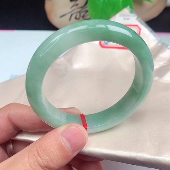 翡翠手镯未镶嵌正圈064