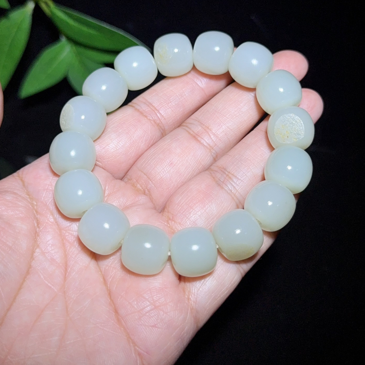 新疆籽料暖白闪青手串卡14*14～75克