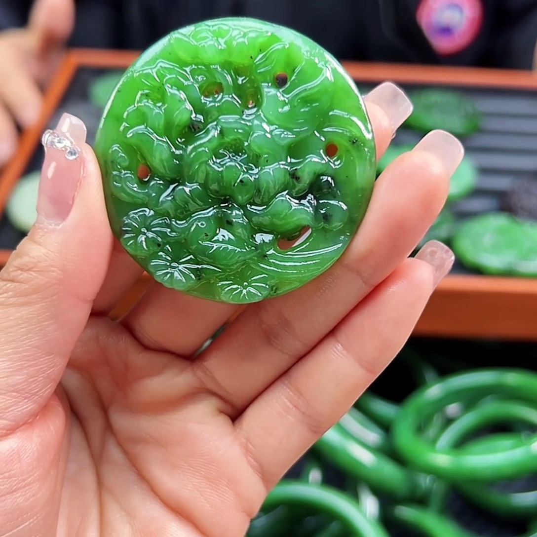 和田玉（碧玉）未镶嵌颈饰