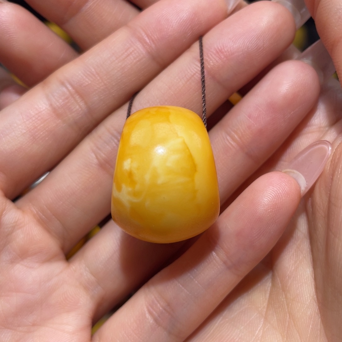 【闪购商品】琥珀裸石未镶嵌马蹄