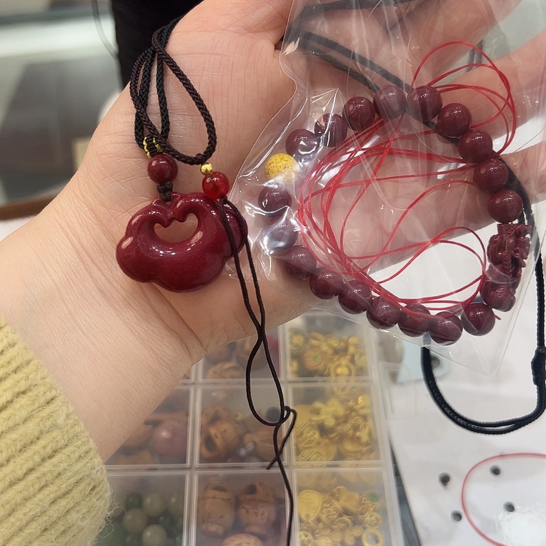 天然辰砂祥云锁咖色绳子 8毫米单圈貔貅手串