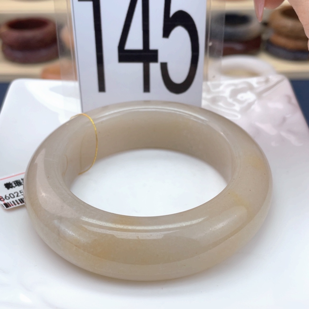 【闪购商品】石英质玉手镯未镶嵌