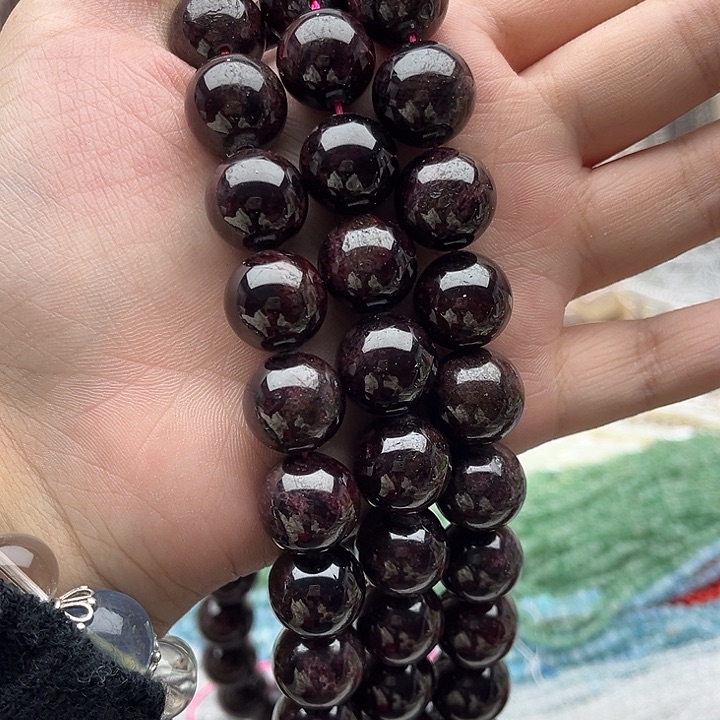 未镶嵌玛瑙/玉髓珠宝半成品一条15mm左右石榴石