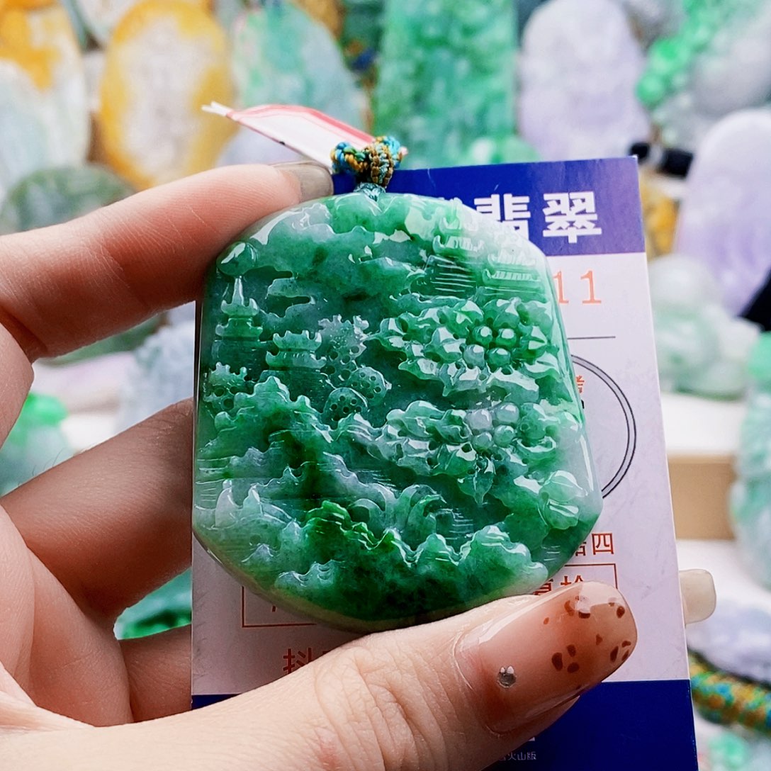 吊坠(不含链)未镶嵌翡翠