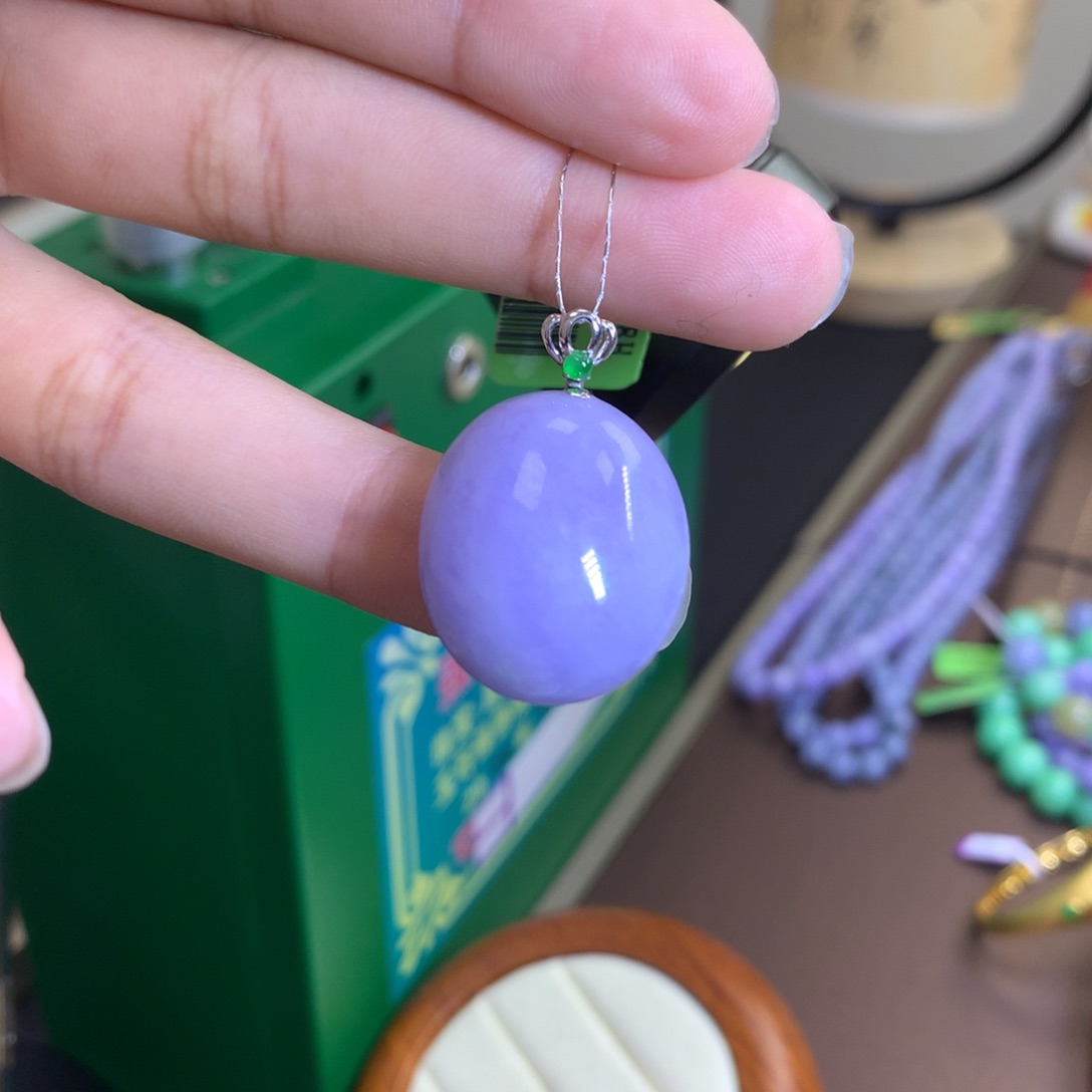 翡翠颈饰18K金镶嵌翡翠