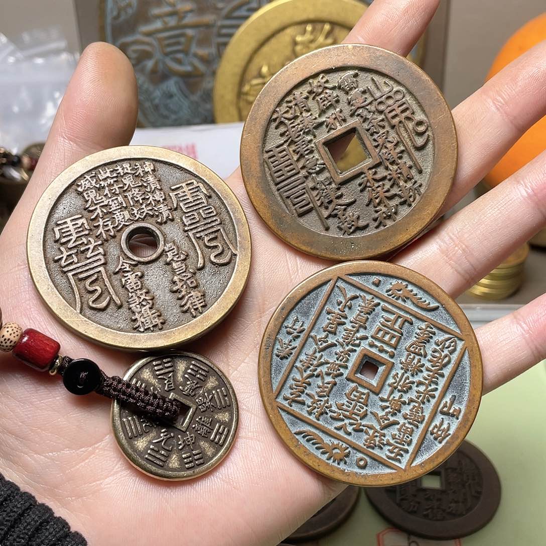 铜颐**檀一物一拍 现场下单