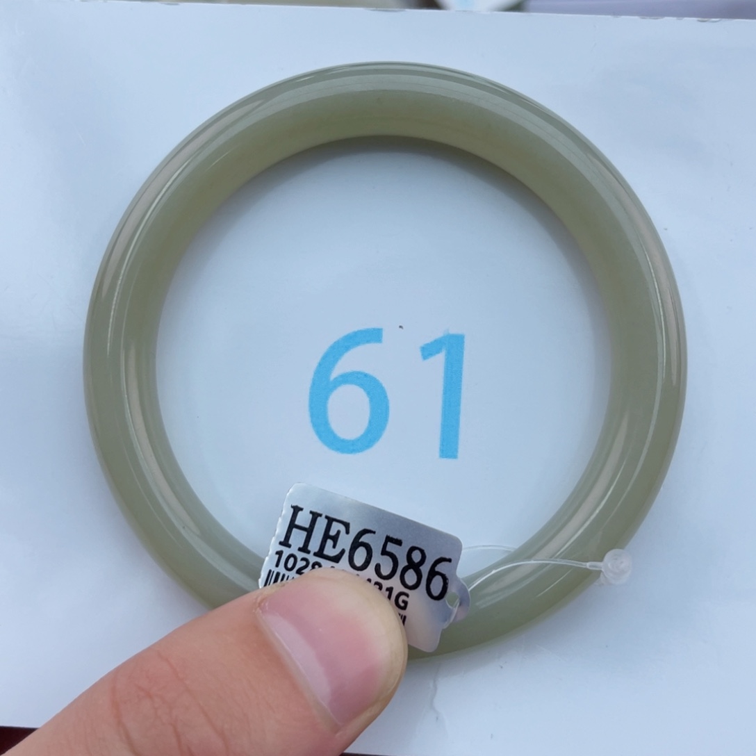 和田玉手镯未镶嵌夜**子