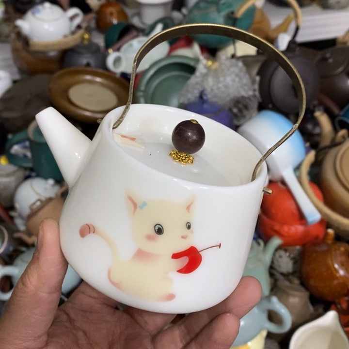 陶瓷艺术品及陶瓷壶