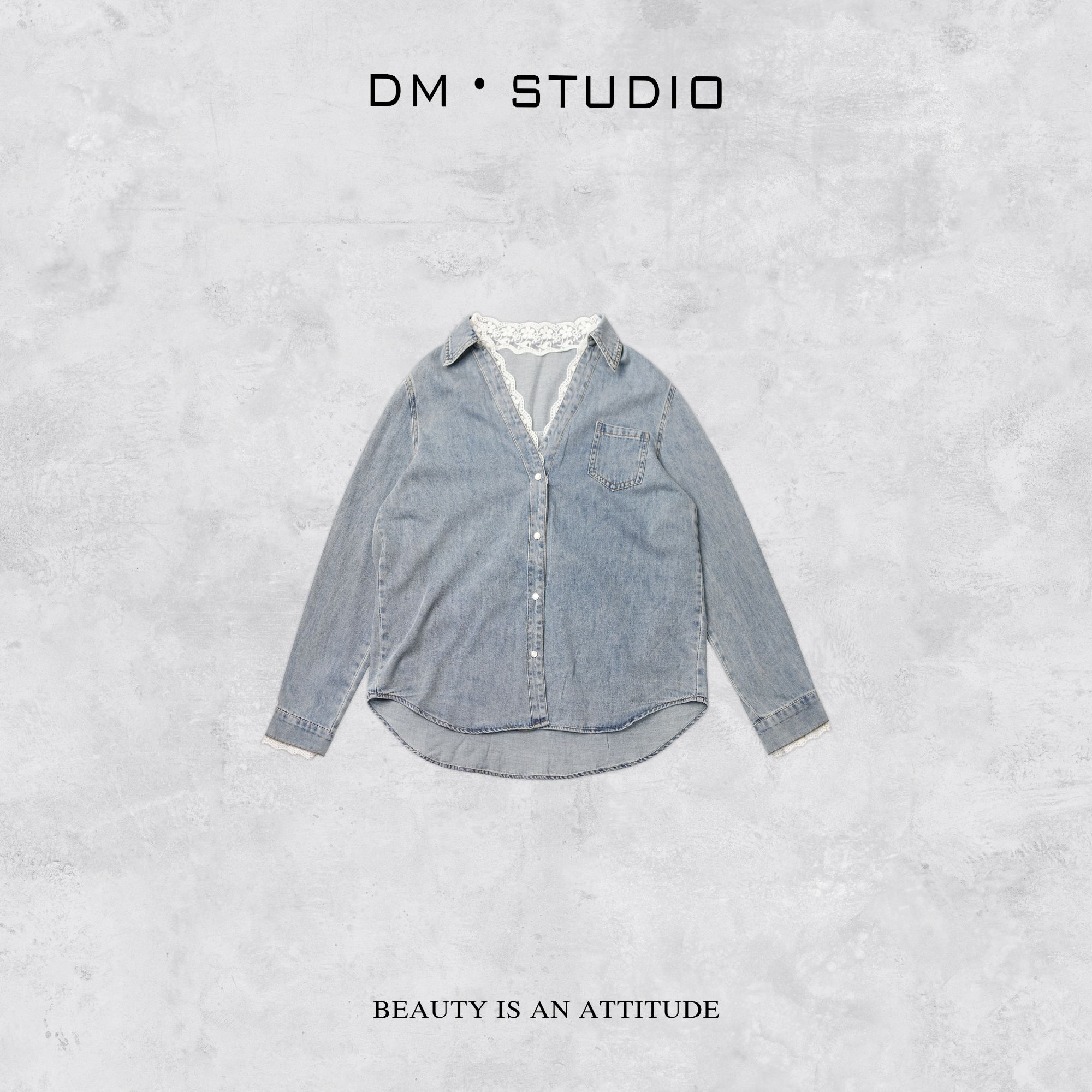 DEDM-DM•STUDIO/宽松显瘦气质蕾丝边V领排扣牛仔衬衫（BS-W8075）