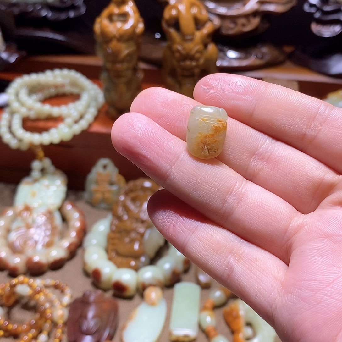 岫岩河磨玉（透闪石质玉）珠宝奇石未镶嵌