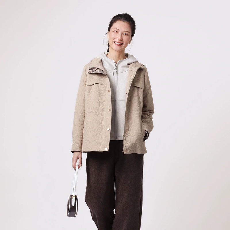 飞尼克斯缠枝纹连帽短外套女2025年冬季新款轻熟休闲风外套