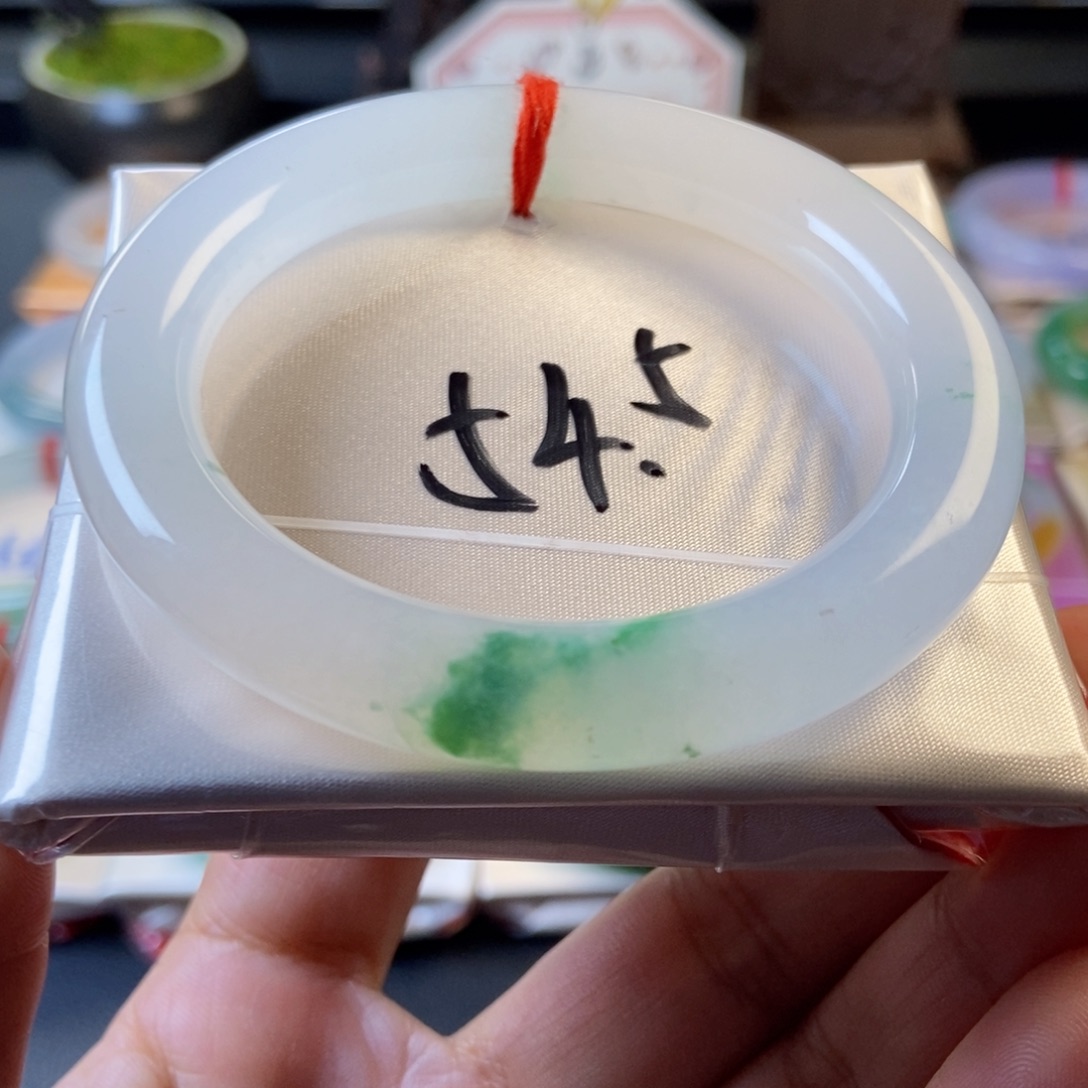 翡翠未镶嵌手镯3白冰飘绿花圆条