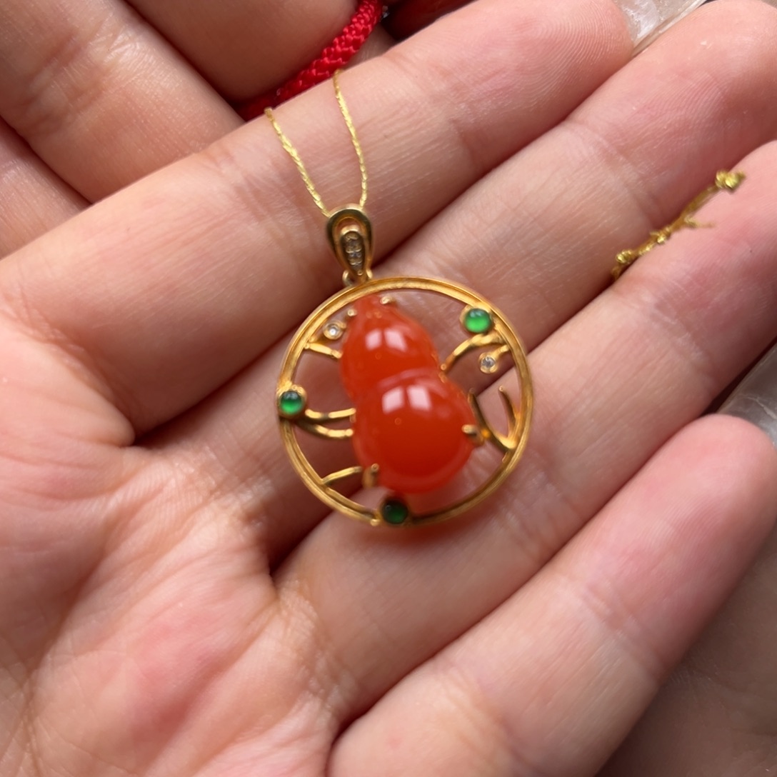 南红玛瑙吊坠(不含链)18K金镶嵌