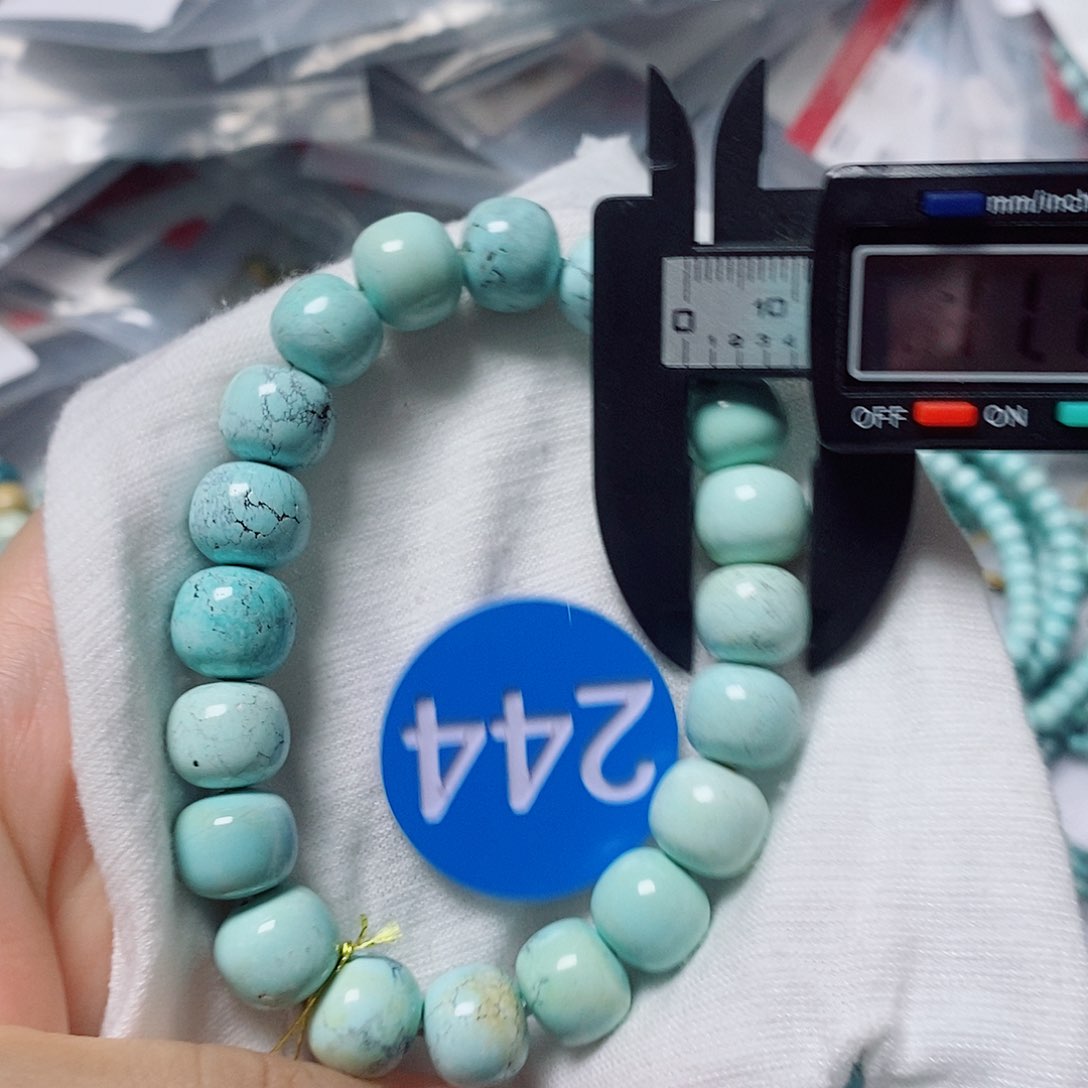 拧***巴未镶嵌绿松石珠宝奇石