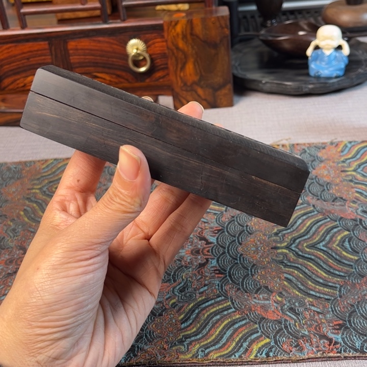 贡木紫光檀香盒瑕疵