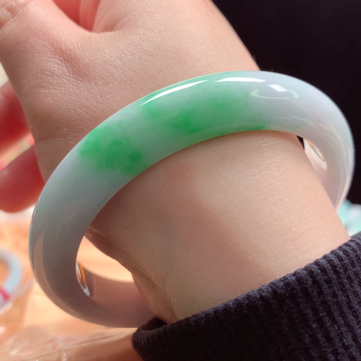 翡翠手镯未镶嵌阳绿34