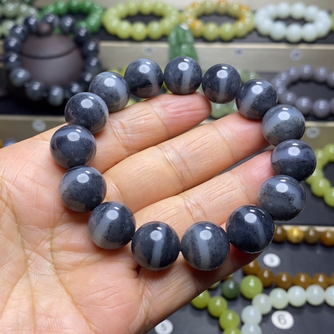 和田玉未镶嵌手串