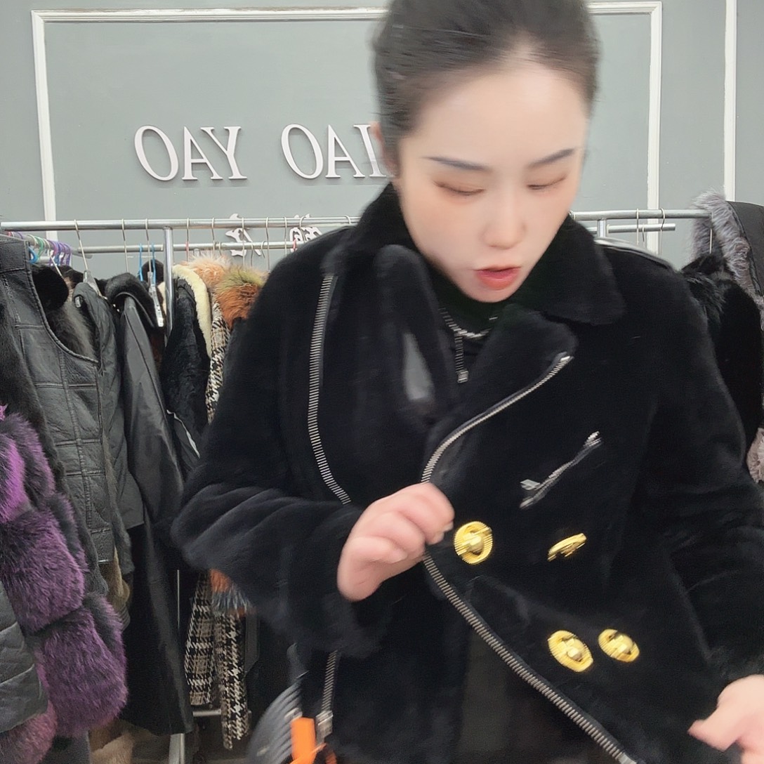 姚小妖家高端皮草