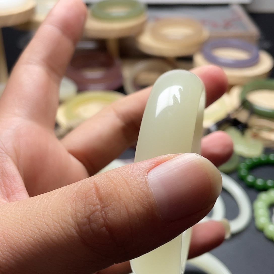 港***儿61➕圈口小轮胎正圈晴水蜂蜜水手镯