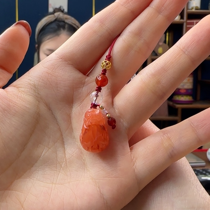 南红玛瑙吊坠(赠链)未镶嵌