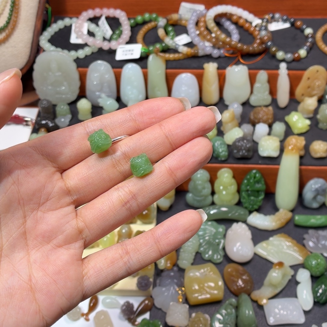 *****和田玉未镶嵌手链