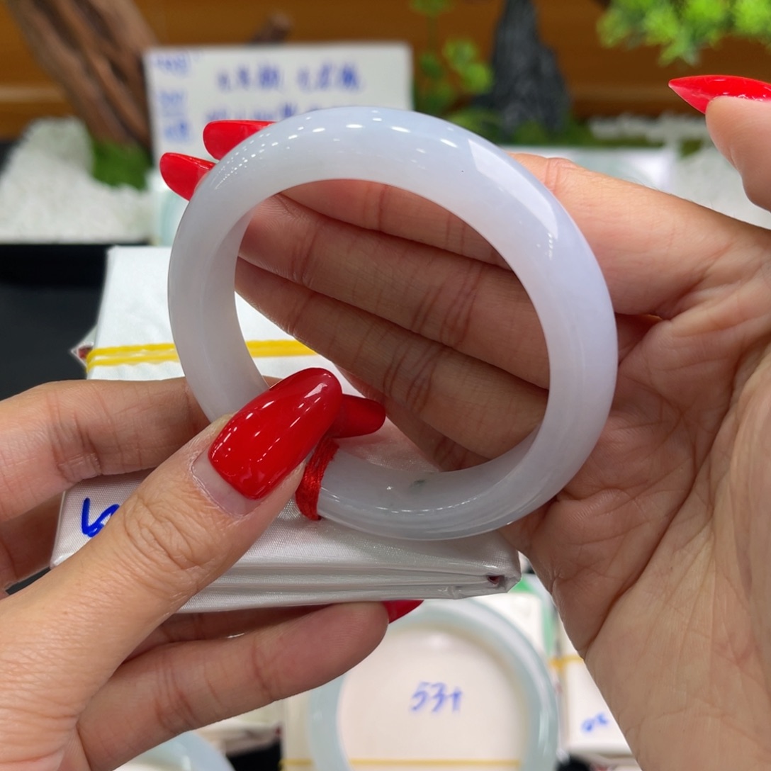 翡翠未镶嵌手镯缅甸