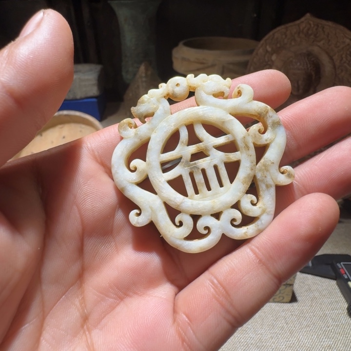 和田玉（糖玉）颈饰未镶嵌彭***青