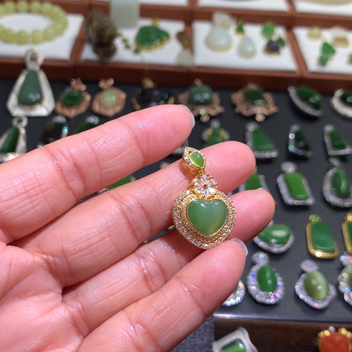 和田玉吊坠银S925镶嵌