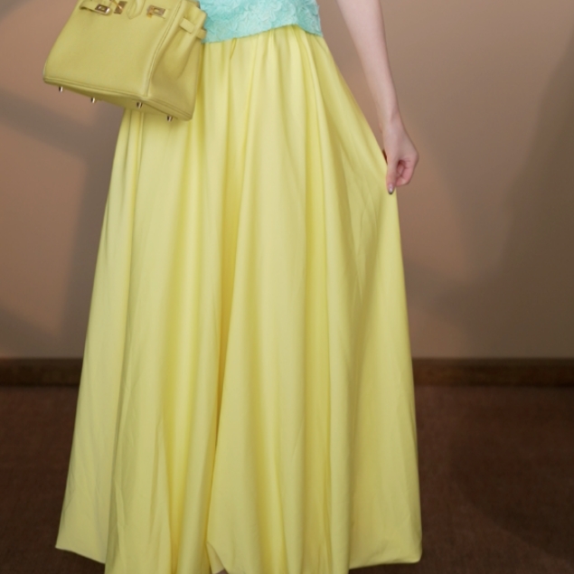 小井定制私服【】2025新款设计款黄色花苞裙J25W256