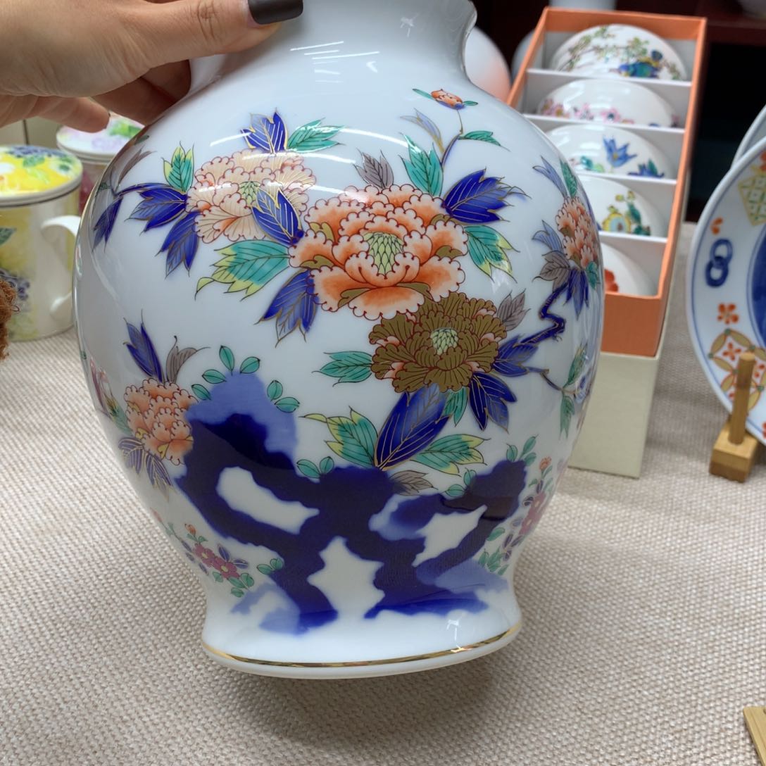 摆件vvvvbbbjjnnjjkk