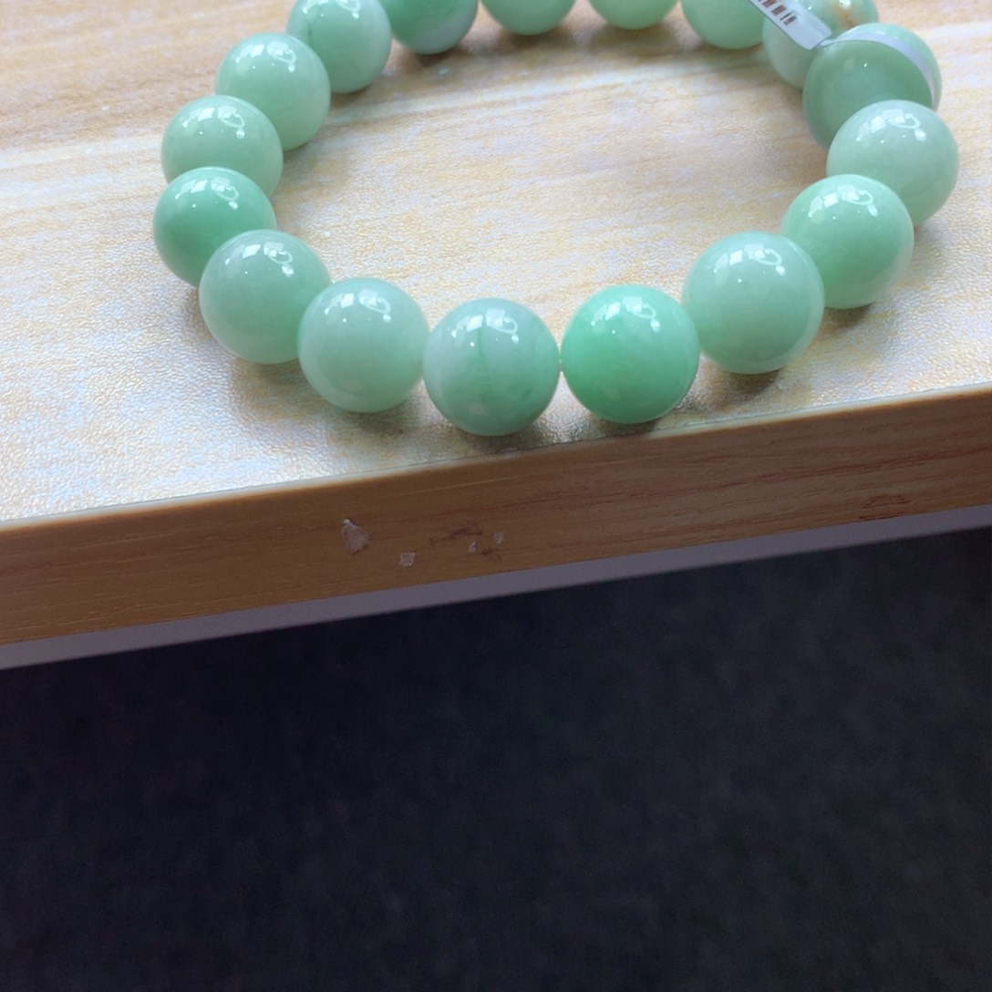 翡翠颈饰未镶嵌吊坠