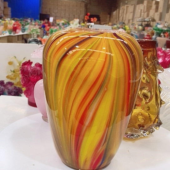 琉璃花瓶高24厘米口径6厘米