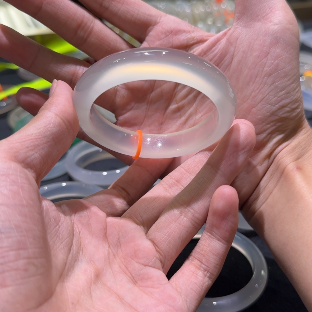 玛瑙/玉髓手镯未镶嵌诺**泽11